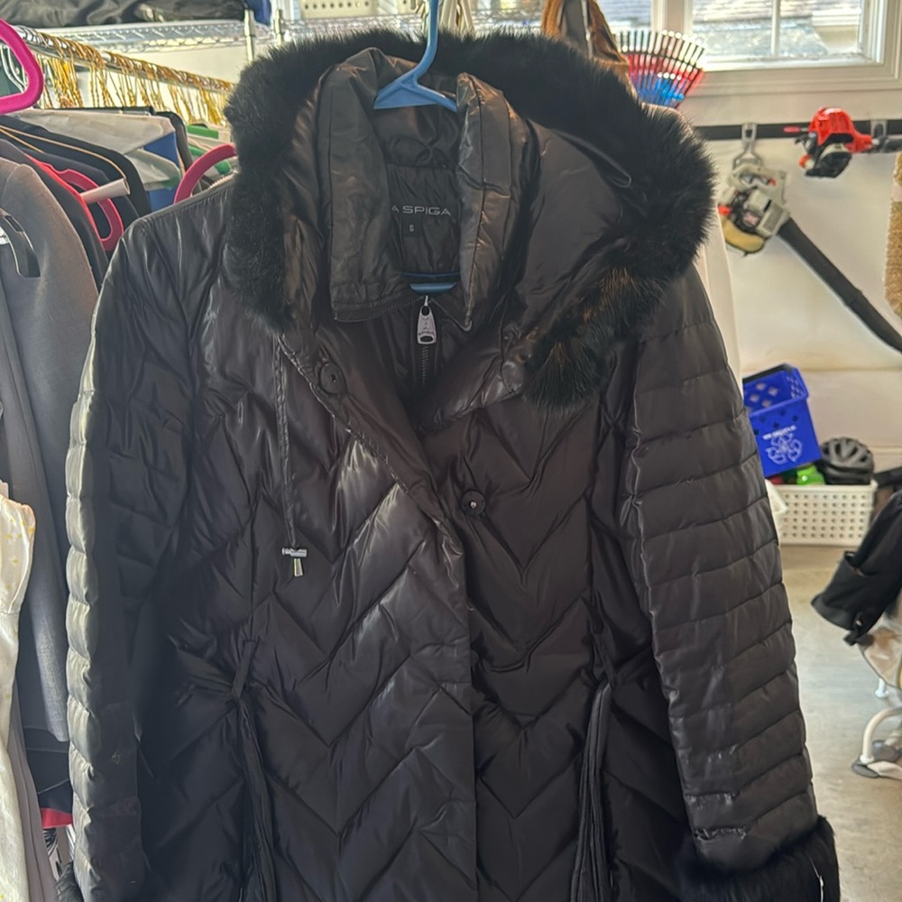 VIA SPIGA Puffer Coat (3/4 length) with fur hood.